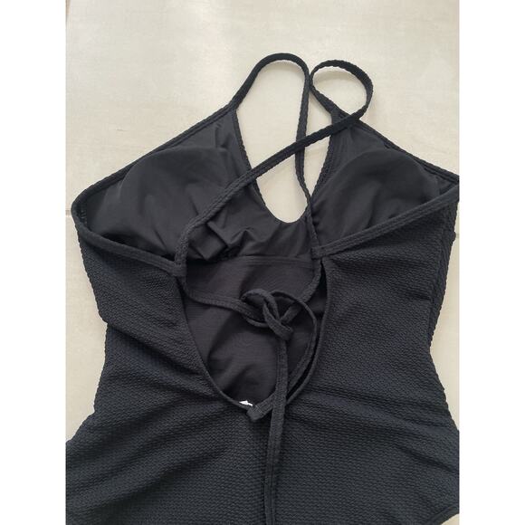 Cupshe Swim One Piece Swimsuit Halter Textured Swimwear - Picture 6 of 9